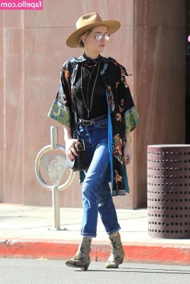 Amber Heard [ amber-heard-1 ] - Can we take care of you  In my VIP  I have videos with these hotties 