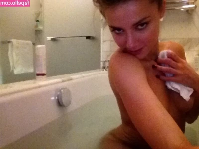 Amber Heard [ amber-heard-1 ] - I can't wait for the day my enormous belly hang covers up my little