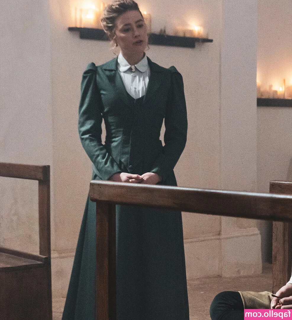 Amber Heard [ amber-heard-1 ] - Pay tribute to see more   Dm me for exclusives