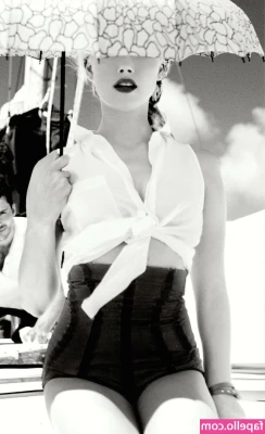 Amber Heard [ amber-heard-1 ] - Your queen is currently on vacation mode hehehehehehe so here is a