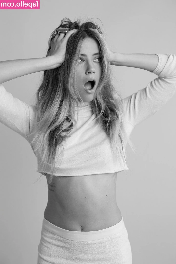 Amber Heard [ amber-heard-1 ] - Bite me.