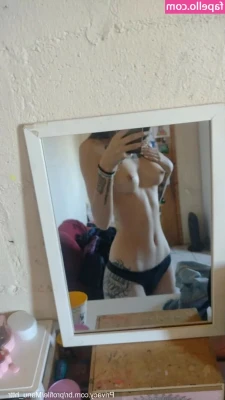 manu_ellahttr [ manu-ellahttr ] - Proper pig huh?