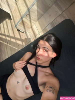 Sofia Starlet [ sofia-starlet ] - I spent hours trying to come with a diamond 💎 plug into my ass but
