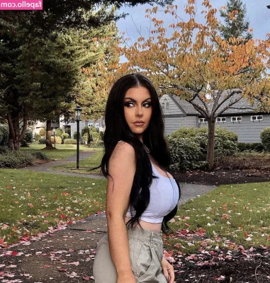 Makenzie - I think this gives me mommy vibes 😏 what do you think?