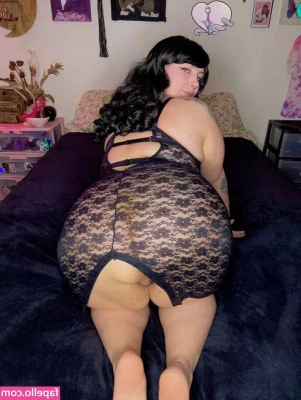 sugarsweetmeatpie [ sugarsweetmeatpie-3 ] - thinking about how I wish I had someone to play with my pussy :/