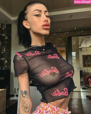 mordoreva - Message me with tribute and we will converse  10 min- $25 20 min-$45