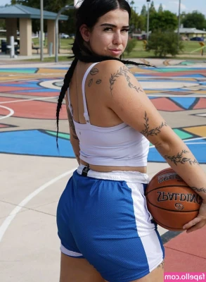 Ihoop.valerie [ ihoop-valerie ] - I was traveling all week, but I'm already coming home