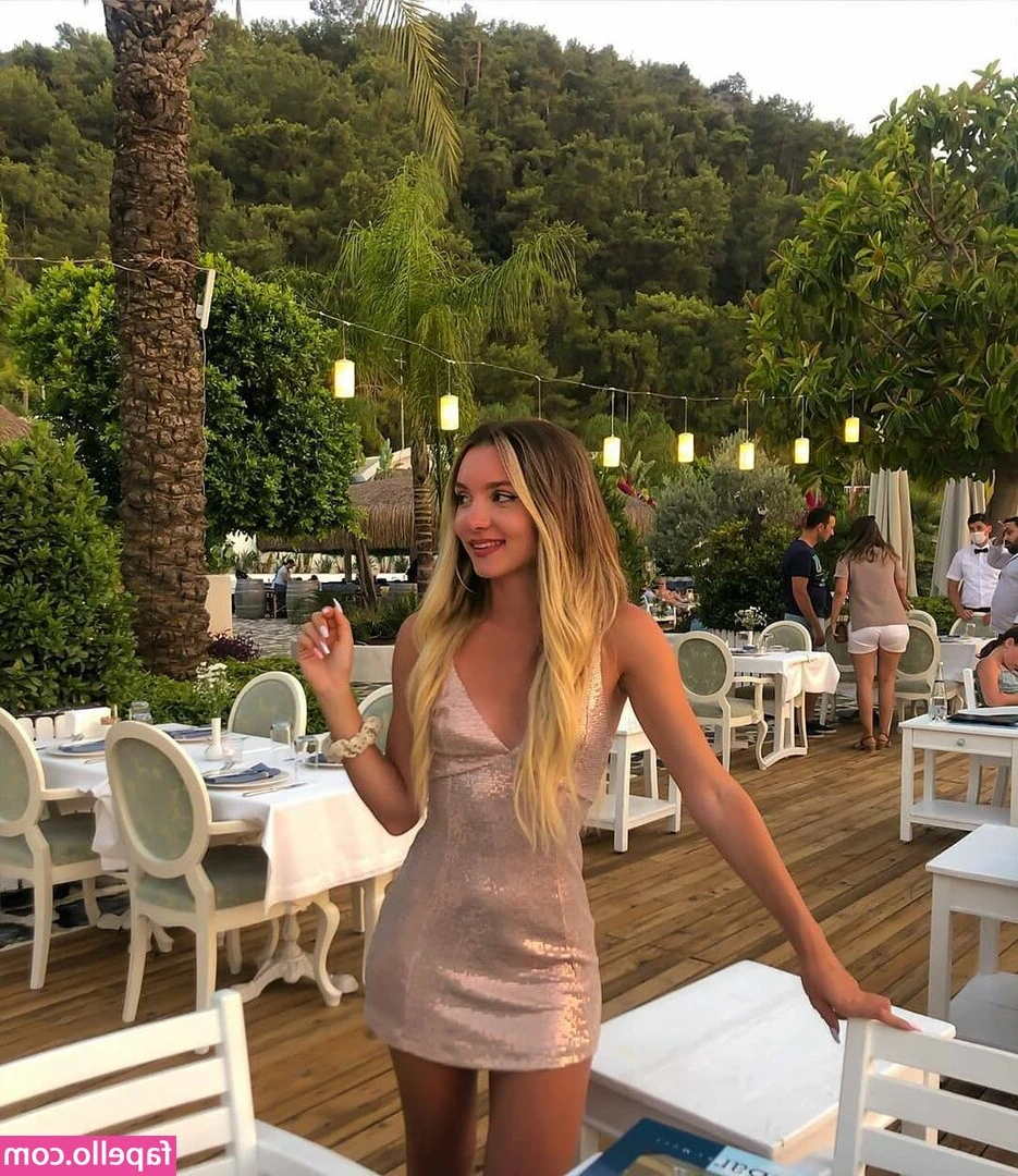 Selen Şenal [ selen-enal ] - I know u love these…