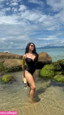 Eduarda Yuni [ eduarda-yuni ] - I want you in my bed