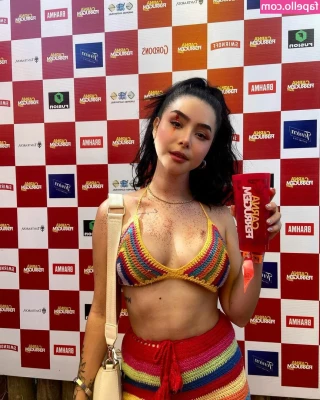 Eduarda Yuni [ eduarda-yuni ] - would you be interested in anal play for you content?
