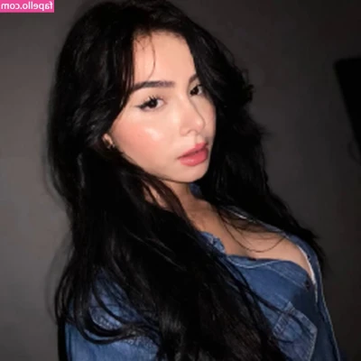 Eduarda Yuni [ eduarda-yuni ] - Juicy
