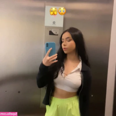 Eduarda Yuni [ eduarda-yuni ] - Do you like my chair? 🤭)