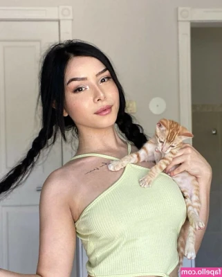 Eduarda Yuni [ eduarda-yuni ] - Insert here @frankiehollywoodnew