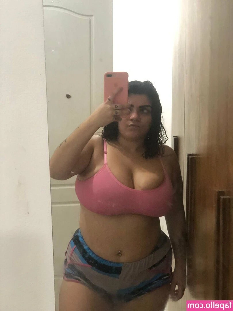 Brenda Portto [ brenda-portto ] - You know I had to take pics before my shower. Would you like to join