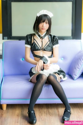 Karechan - Thick Thighs Save Lives 😊