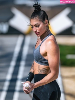 Anicka Newell [ anicka-newell ] - Do you think you can handle me from behind?🥵