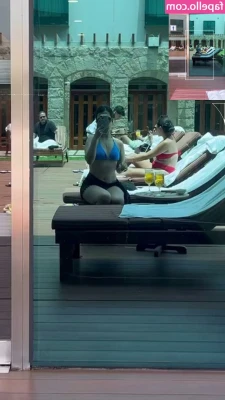 Paola Elizabeth Requejo [ paola-elizabeth-requejo ] - Grabbed a quick booty pic for y'all while I was at my studio filming