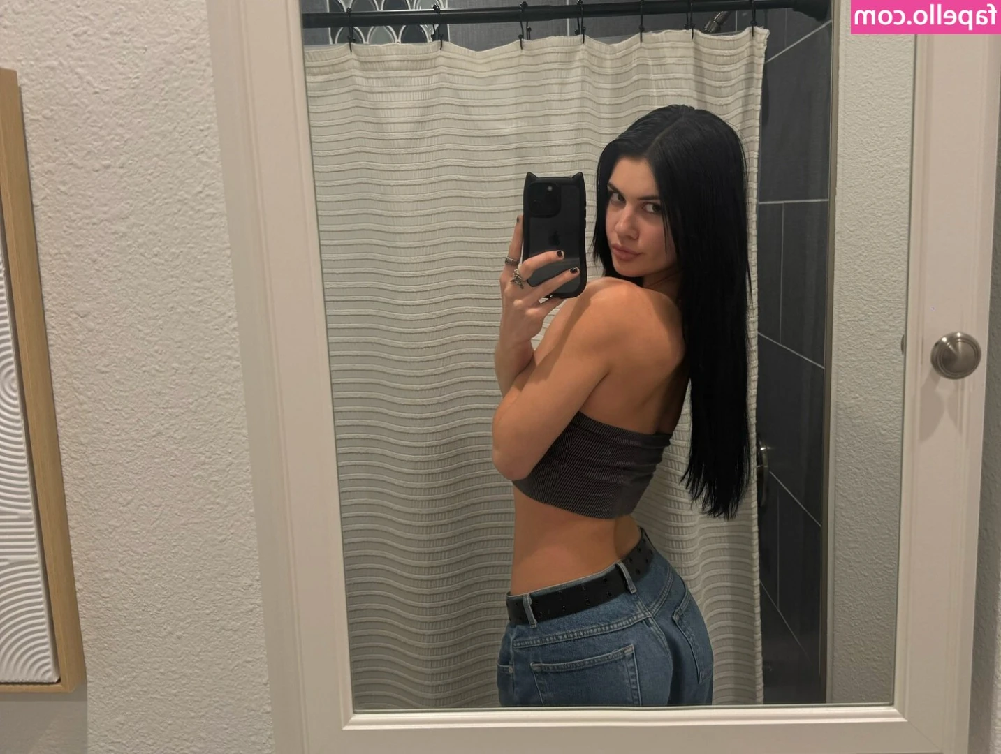 Jenniferlovexo - And of course a little peek of before I put it on 😈😜