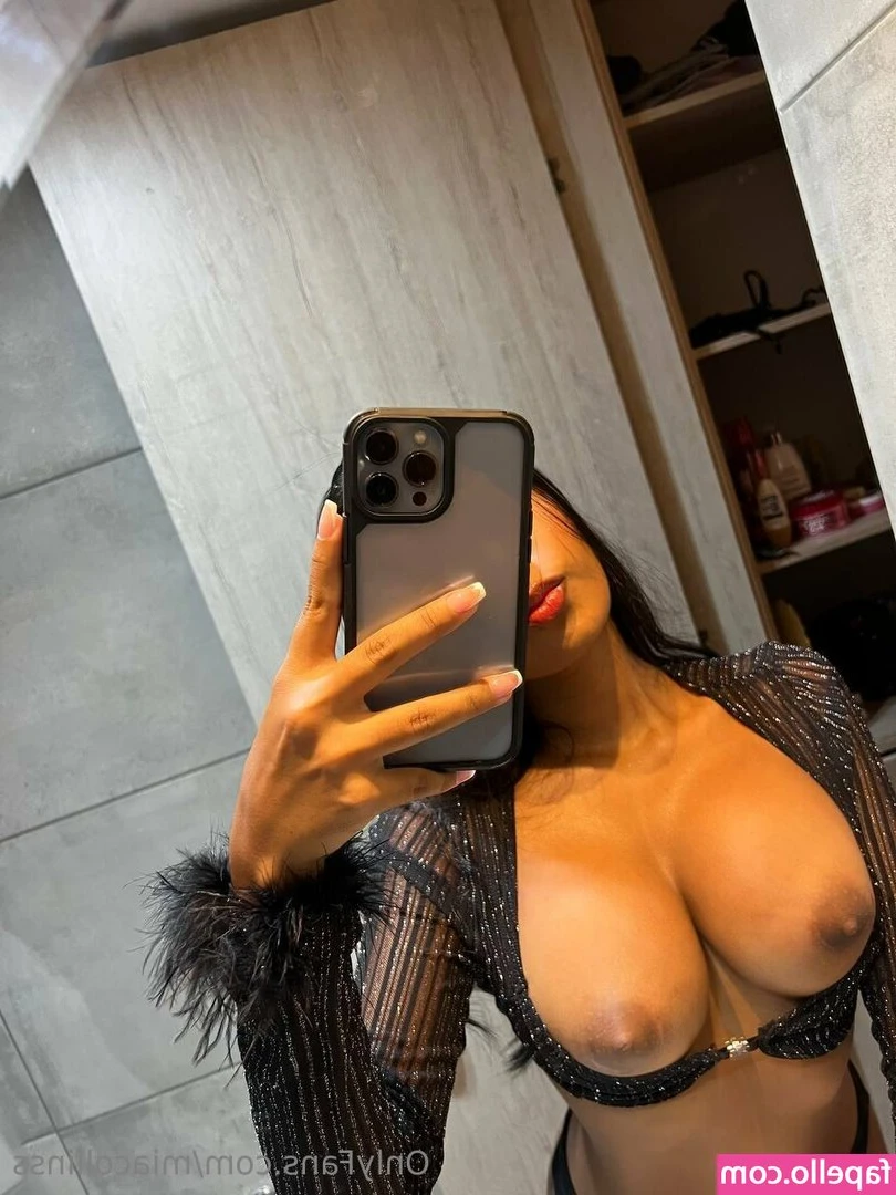 miacollinss - my cock is very hard 🍆 who wants to ride?
