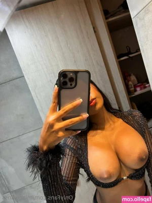 miacollinss - my cock is very hard 🍆 who wants to ride?