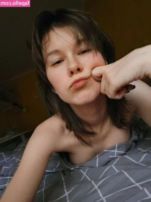 Lil Yves [ lil-yves ] - Only the most obedient piggies are welcome on mommy s kingdom  How