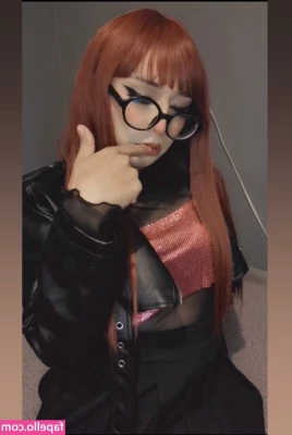 Sunnylul - Hello losers slaves peasants fans foot freaks hope you had a good