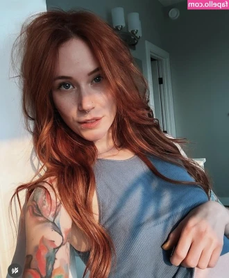 Catherine Bosch [ catherine-bosch ] - Suck my toes clean, slave boy.