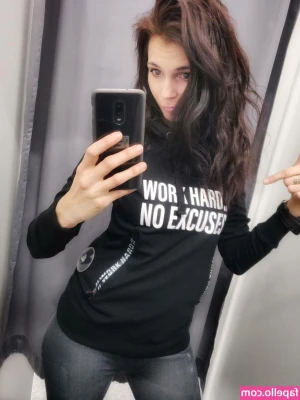 Tania Derveaux [ tania-derveaux ] - Let me milk that cock for you babe! Drop me a message 🤤🔥