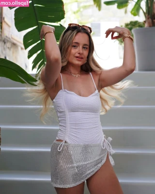 Camille LV [ camille-lv ] - anyone there to help me record?🎥😈🔥
