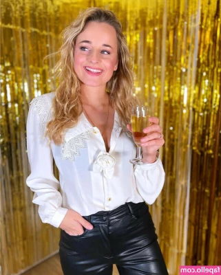 Camille LV [ camille-lv ] - Ma se domattina vado a lavorare con questa maglia, sbagliooo???