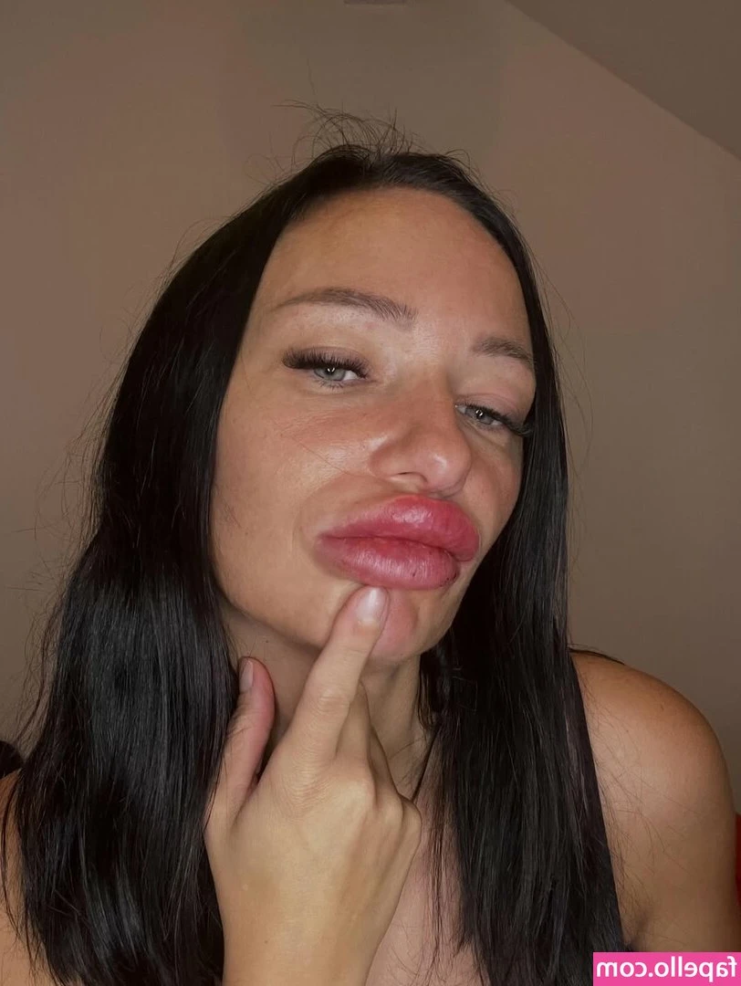 sarahotdiamond - 🛸👽Take me to your wiener... lol 👽 🛸