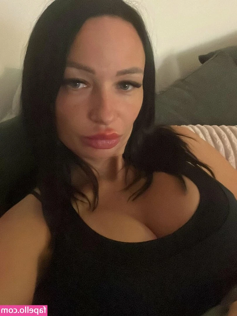 sarahotdiamond - Reminder: I sell thongs/ panties, socks, old shoes or other items you