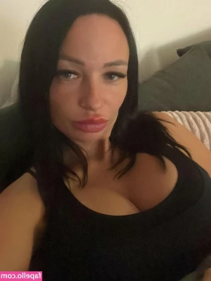 sarahotdiamond - Reminder: I sell thongs/ panties, socks, old shoes or other items you