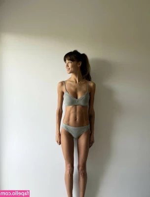 Albi Nguyen [ albi-nguyen ] - 🔥 I'm an expert in the art of teasing, roleplaying, and female