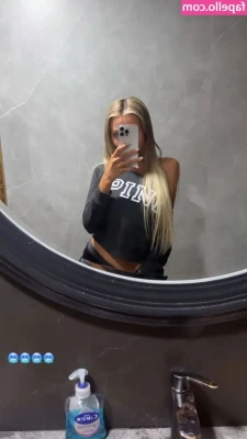 Lilli C [ lilli-c ] - Wanna watch me play with my 🐱? Shortened version, full clip was 20