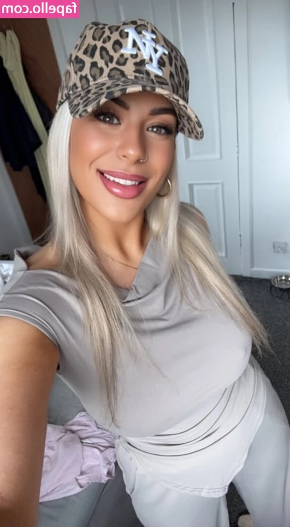 nicolecahillxox - Have a good weekend everyone :3