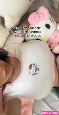 Erika Morfin [ erika-morfin-1 ] - Really need a pedicure! 🙈