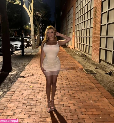 Erika Morfin [ erika-morfin-1 ] - boobies or booty?🙈