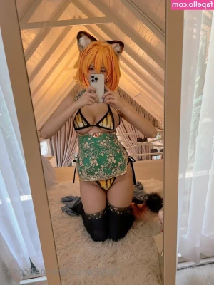 Moii Chan Cosplayer [ moii-chan-cosplayer ] - suck on my nipples? 🥺
