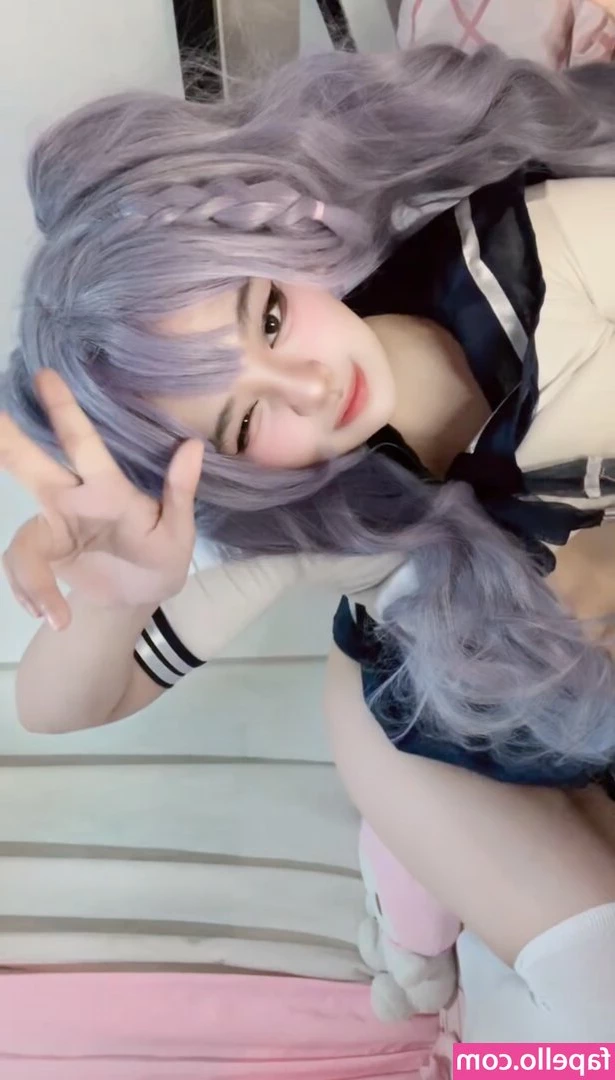 Homare Komiya [ homare-komiya ] - Pulling up my dress to show you the booty is good and all but  on 