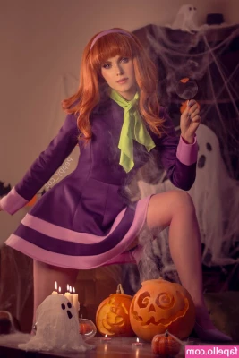 Peppy_Cos [ peppy-cos ] - Ready to be devoured 😈 whatcha snacking on first? 😛