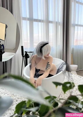 Peppy_Cos [ peppy-cos ] - Help me hold this?