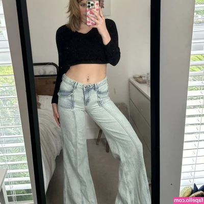Amelia Rose Kendall [ amelia-rose-kendall ] - Dont you just want to put it in?