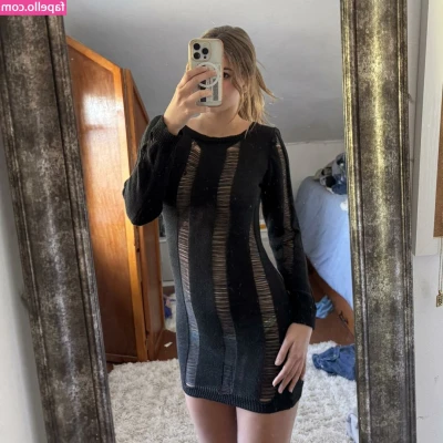 Zoe Santi [ zoe-santi-2 ] - It’s getting hot in here🥵 wanna cool me down?🫦