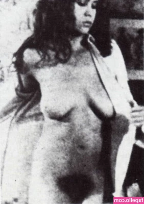 Maria Schneider [ maria-schneider ] - Throwing a curveball and posting booty on a Tuesday 🤪