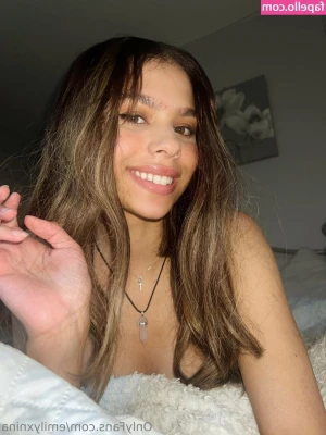 emilyxnina - Hello wonderful fans! My mama is in town visiting- I’ll be back
