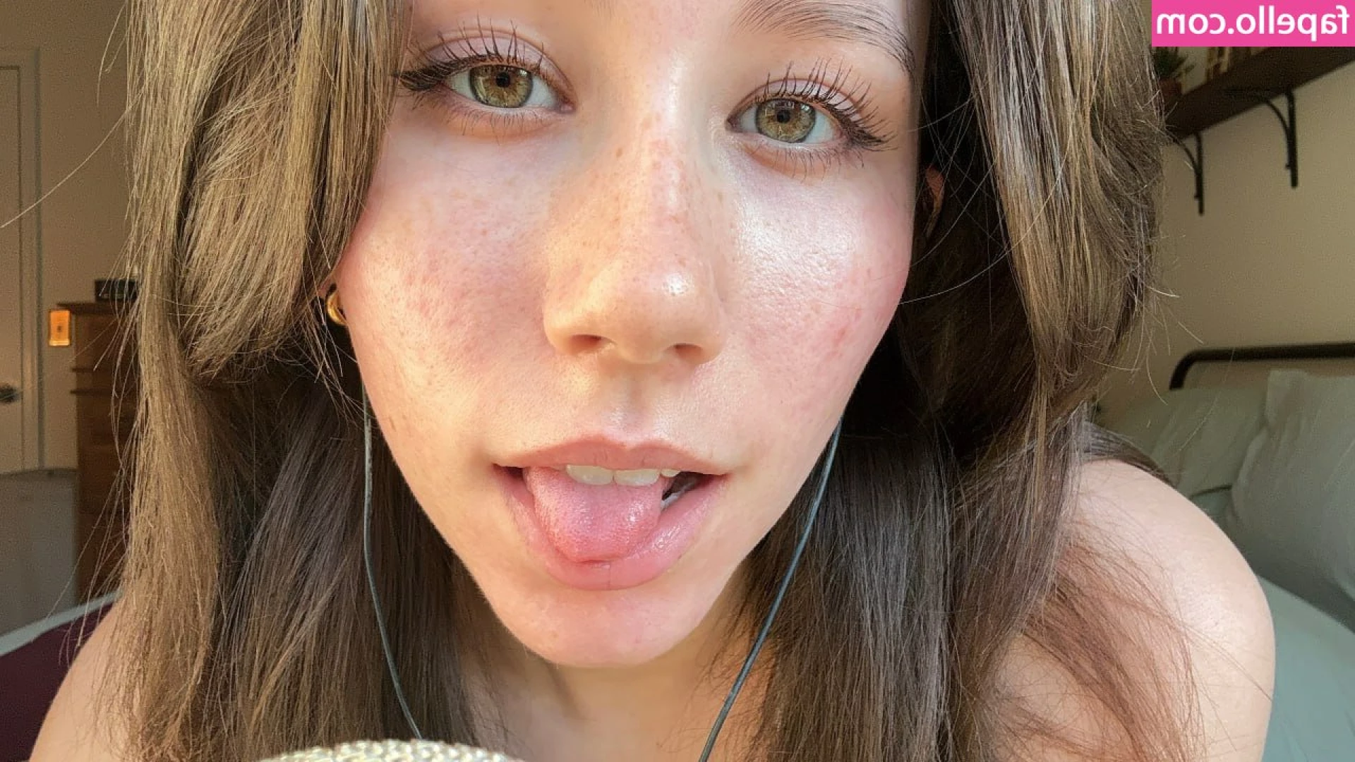 Dakota B ASMR [ dakota-b-asmr-1 ] - What would you do to my booty? 😈👅