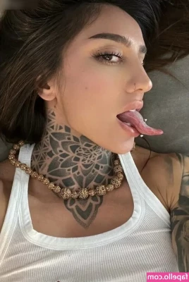 Bakhar Nabieva [ bakhar-nabieva-17 ] - Give me your trust  Confess your lust  Play with my body and make me