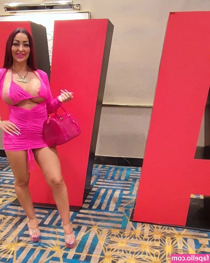 Cathy B [ cathy-b ] - Come keep me company🤔😉