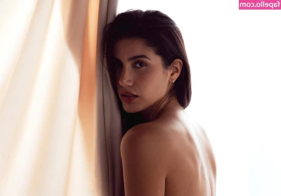 Claudia Coria [ claudia-coria ] - help me make the bed?🤍